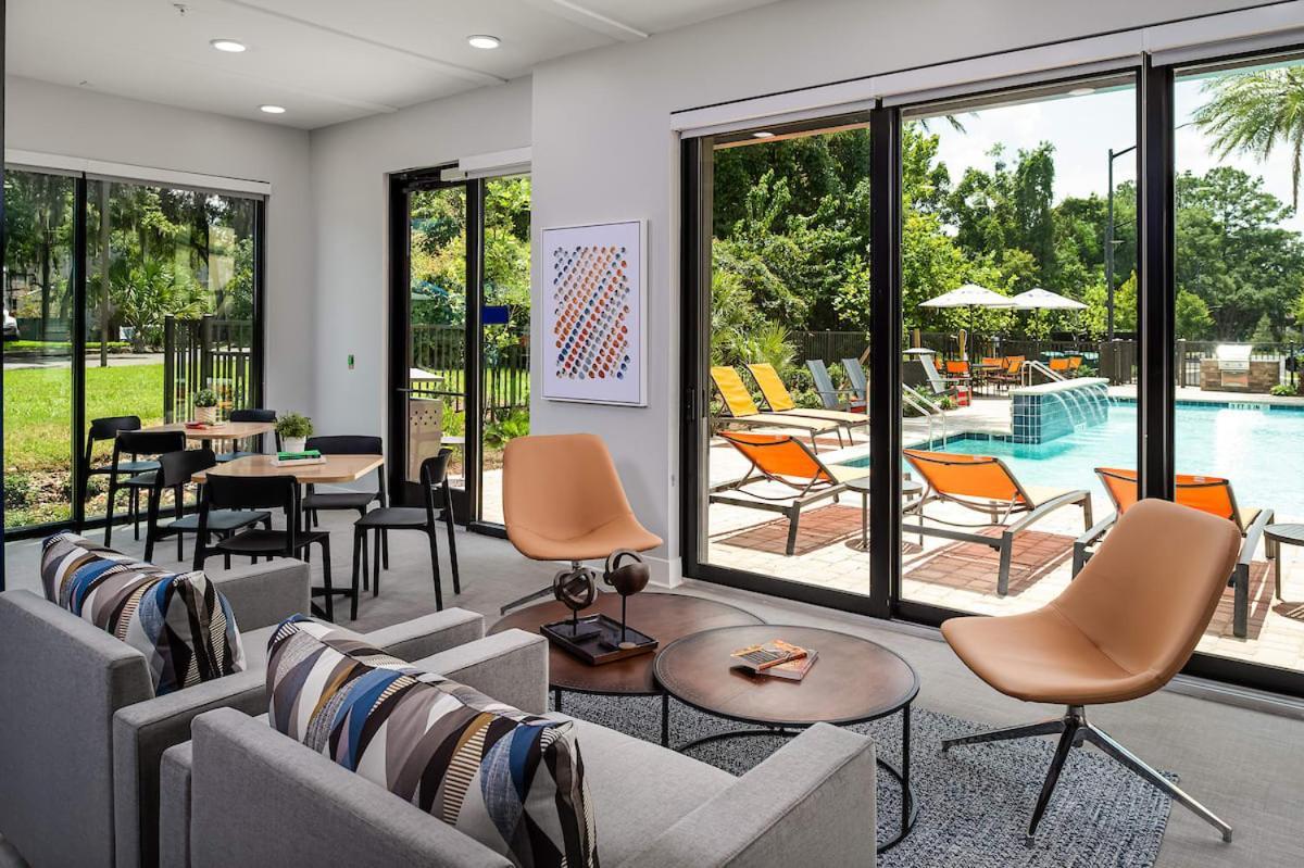 Grand Two Bedroom Two Bathroom Apartment With Balcony Gainesville Luaran gambar