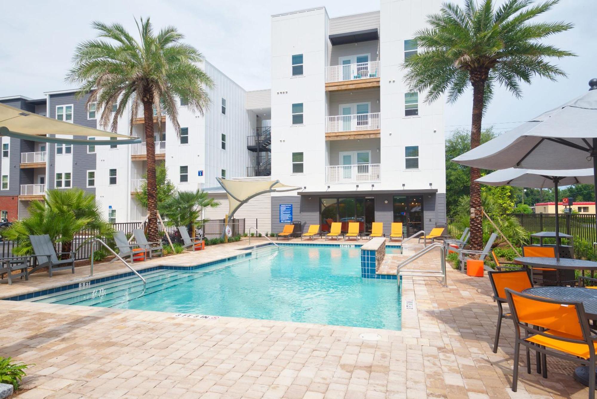 Grand Two Bedroom Two Bathroom Apartment With Balcony Gainesville Luaran gambar