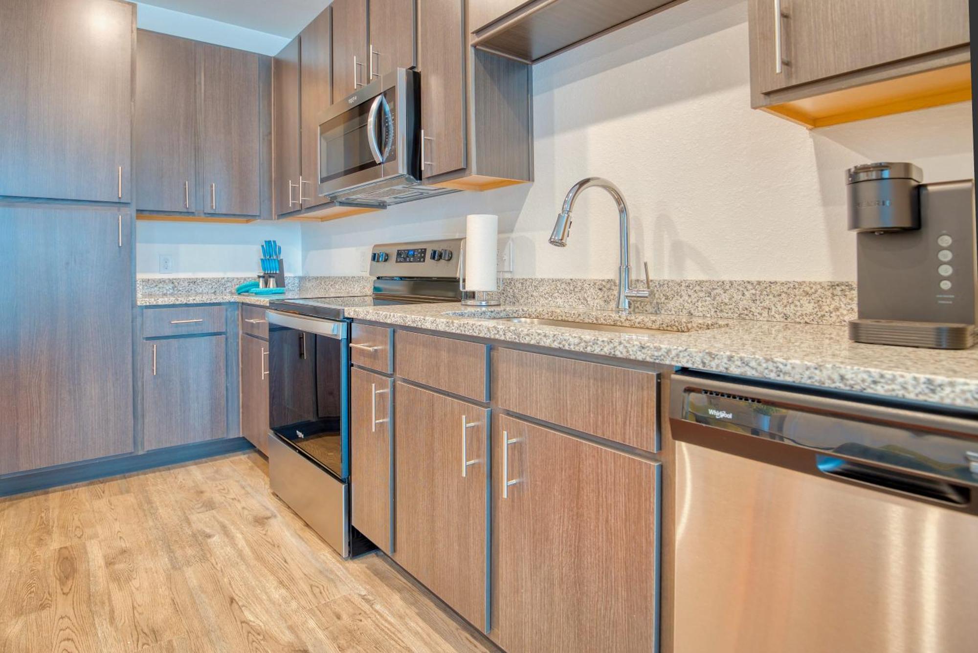 Grand Two Bedroom Two Bathroom Apartment With Balcony Gainesville Luaran gambar