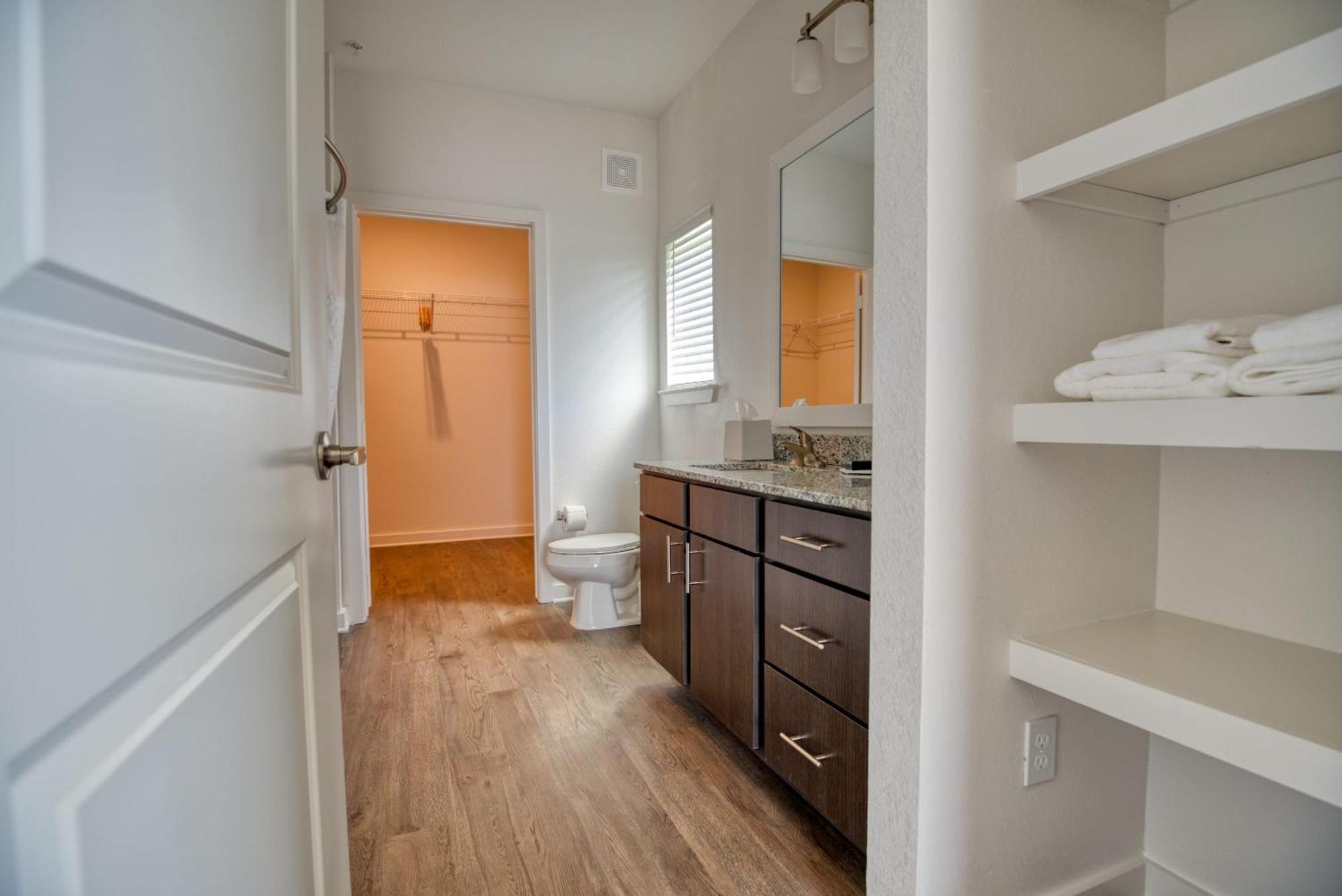 Grand Two Bedroom Two Bathroom Apartment With Balcony Gainesville Luaran gambar