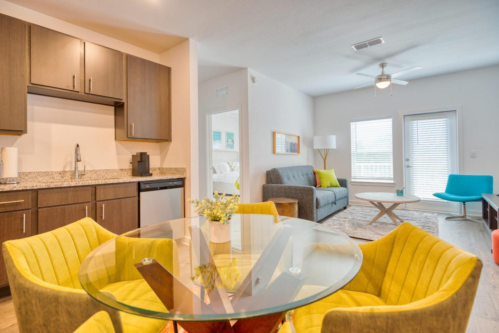Grand Two Bedroom Two Bathroom Apartment With Balcony Gainesville Luaran gambar