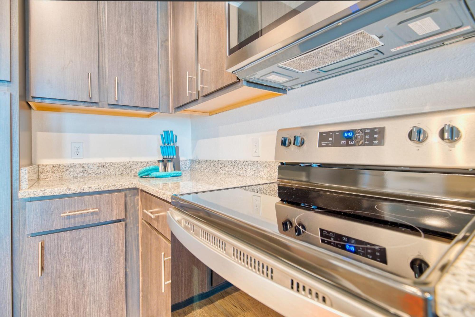 Grand Two Bedroom Two Bathroom Apartment With Balcony Gainesville Luaran gambar